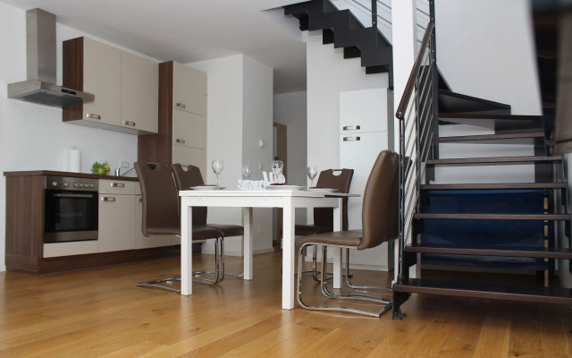 Christiano Apartments