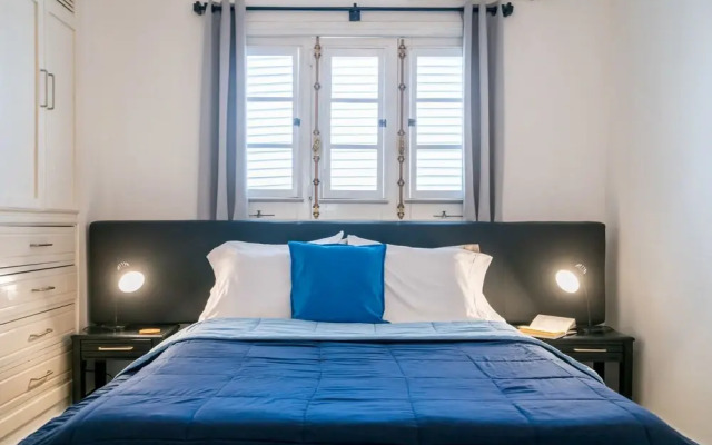 Ocean Breeze & Suites