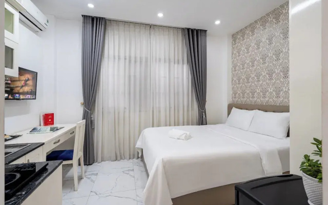 Lotus Hotel