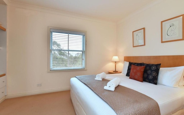 Villa 2br Provence Resort Condo located within Cypress Lakes Resort (nothing is more central) – Guest Rooms – Pokolbin