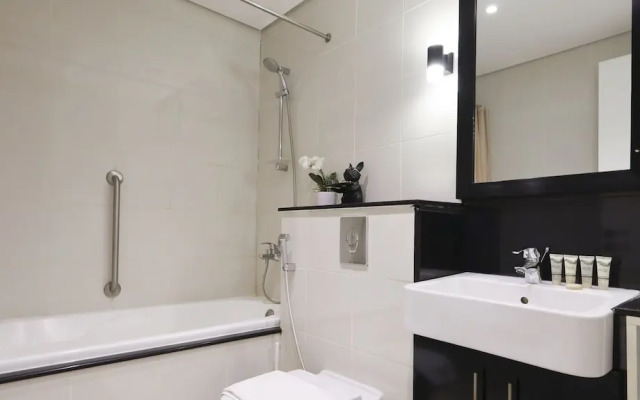 The Cosmopolitan Serene Living in a One Bedroom