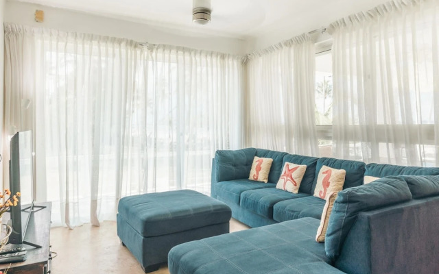 Apt w Beach Front Beach Access at Nueva Romana