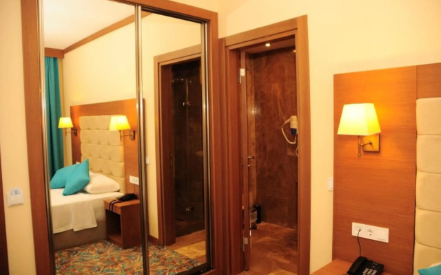 Liona Hotel