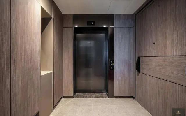 Metropole Residences Luxury Suite