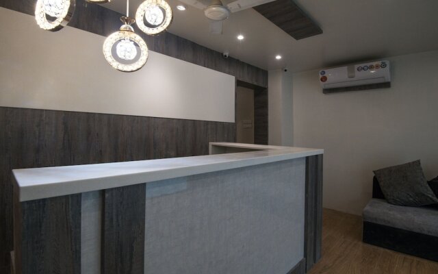 OYO 22070 West Inn Hotel