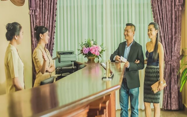 Phnom Penh Era Hotel