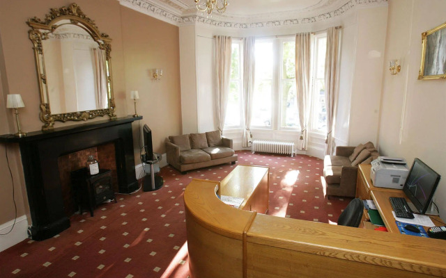 Clifton Hotel