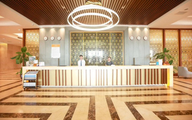 Muong Thanh Luxury Nhat Le Hotel