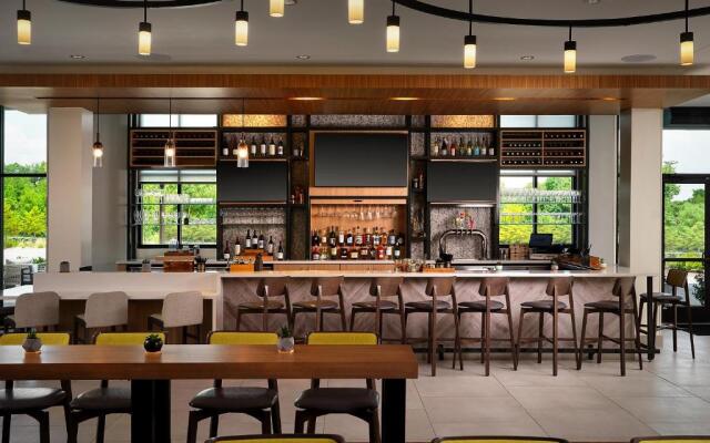 Hilton Garden Inn Grapevine at Silverlake Crossing
