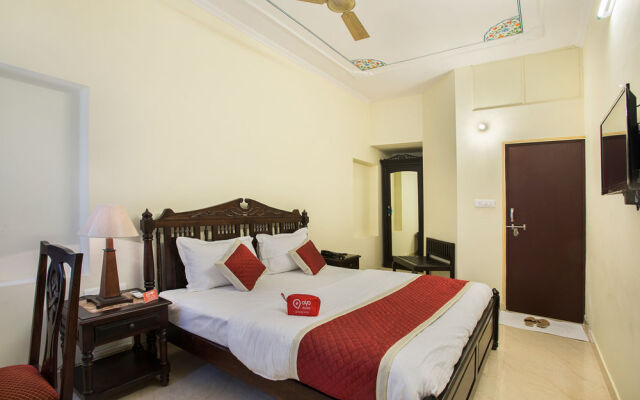 OYO 384 Hotel Noble House
