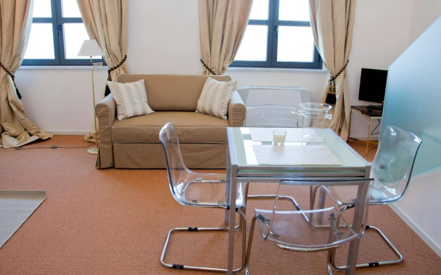 Miramare Apartments & Suites