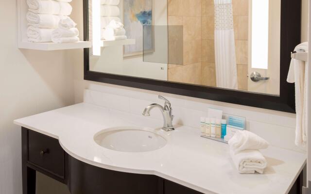 Hampton Inn & Suites Charlotte/South Park at Phillips Place