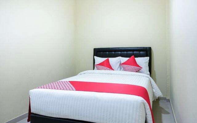 OYO 1149 Hotel Mustika