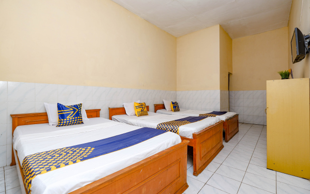SPOT ON 2011 Hotel Mekar Sari