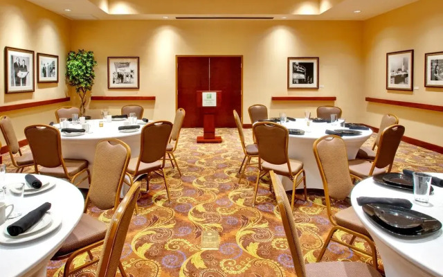 Holiday Inn Hotel & Suites Memphis - Wolfchase Galleria by IHG