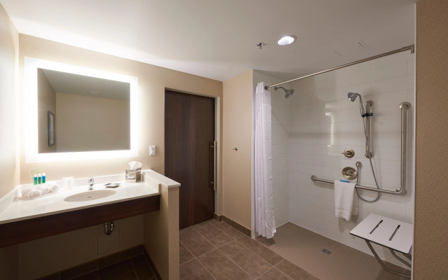Holiday Inn Express & Suites St John's Airport by IHG