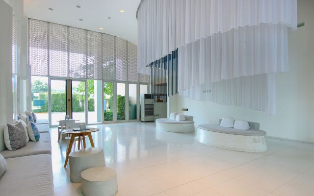 Hua Hin Luxury Beachfront Condo By Mon