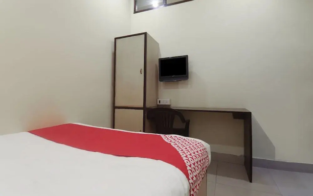 Hotel Golden Peak by OYO