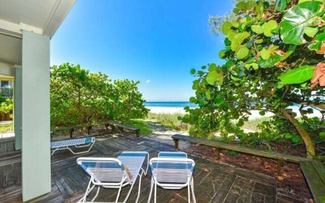 2903 Avenue F 3 Bedroom Home by RedAwning