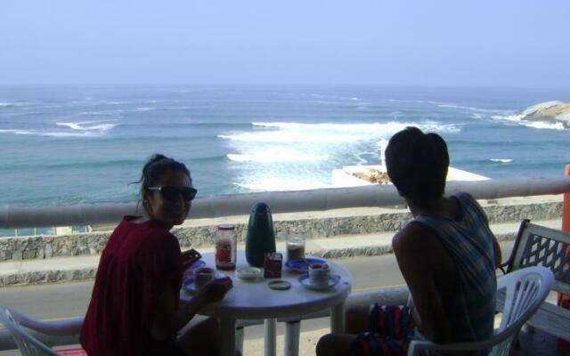 Vikingoz Surf Camp Punta Hermosa