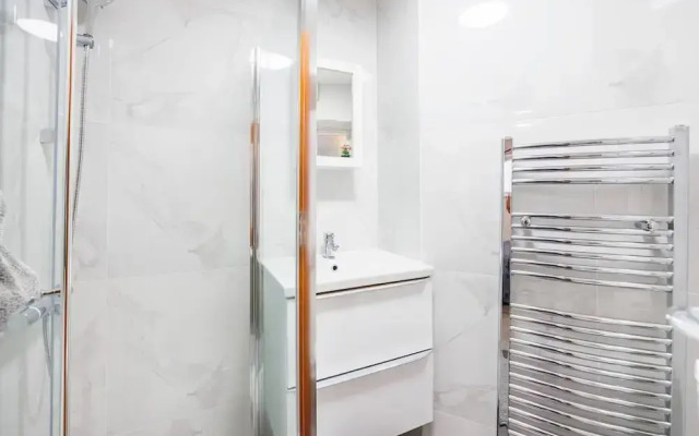 3 Bed 3 Bathroom Flat in Kensington A