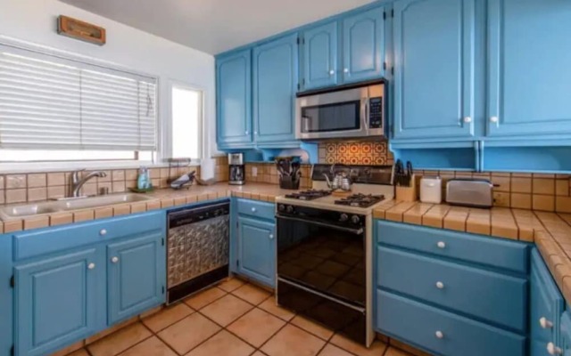 17878 Los Angeles - 4 Br Home