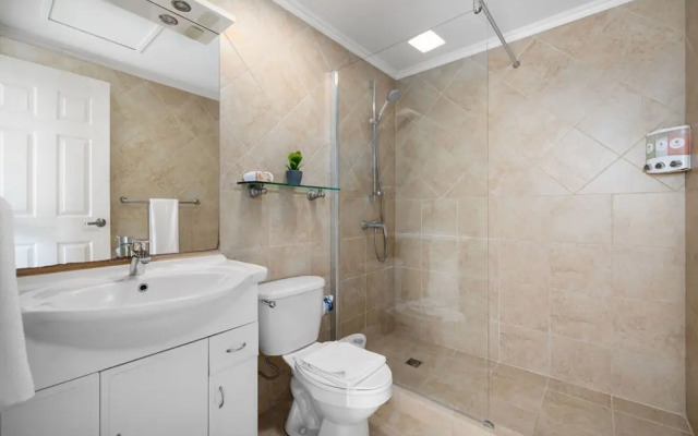 Beautiful Gated Community Retreat Near the Beach