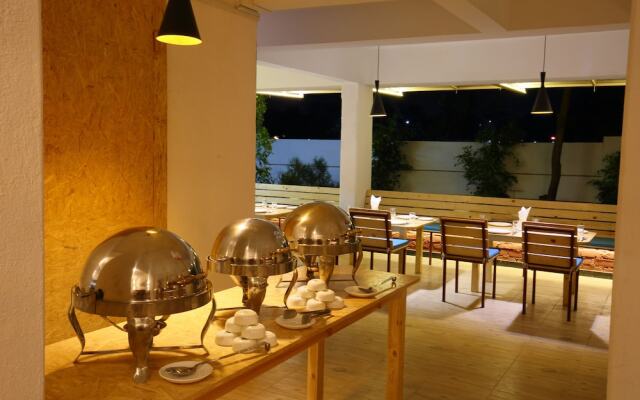 OYO 7673 The Ark Apartment Hotel