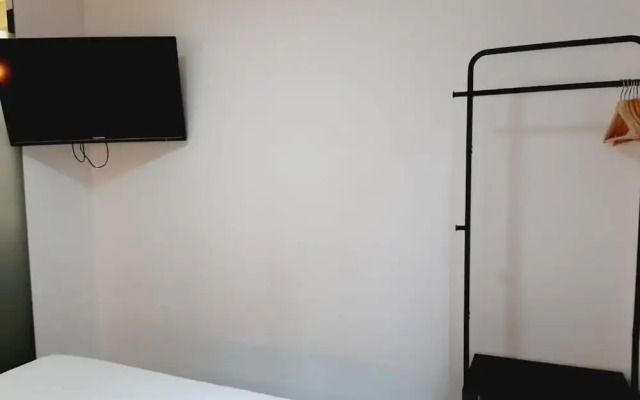 Hostal Laia by gaiarooms