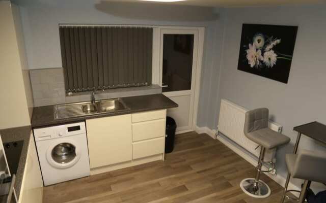 Room in House - A A Guest Room7