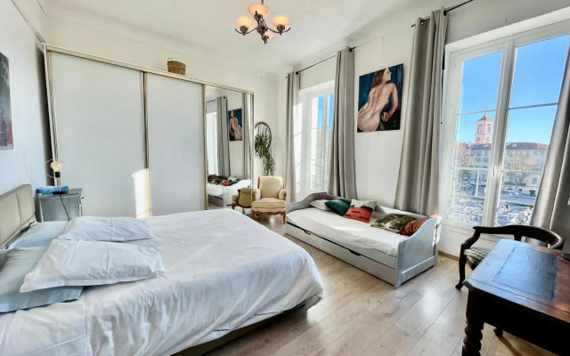 Spacious 3 BR flat Nice center - magnificent view-parking