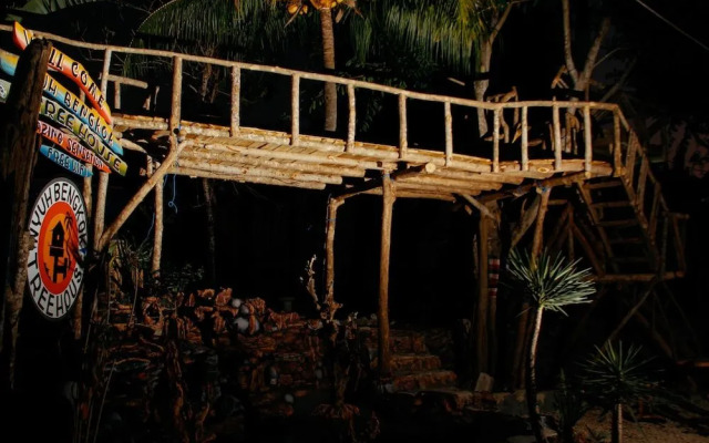 Nyuh Bengkok Tree House