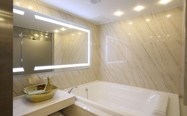 Hotel Cello Guri