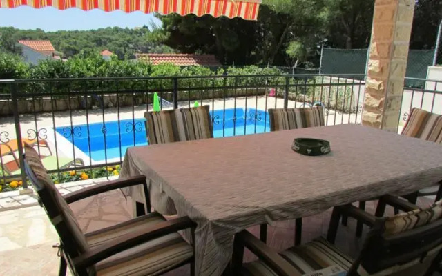 Villa Maslinica