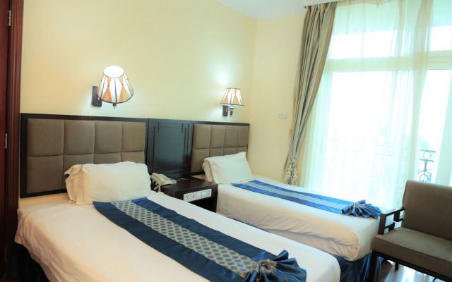 Blue Birds International Hotel