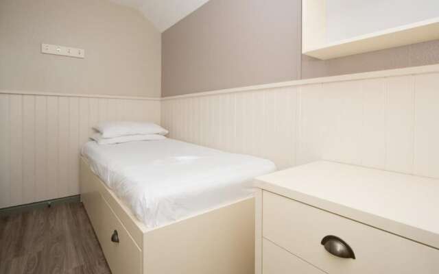 Destiny Student Meadow Court - Campus Accommodation