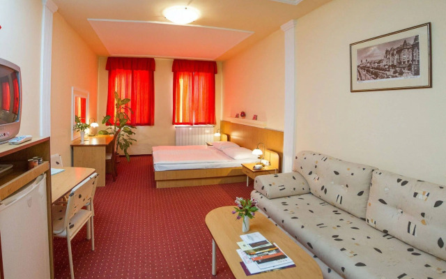 Hotel Platan