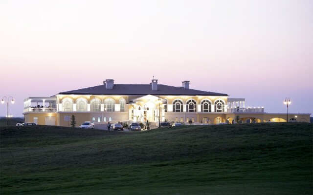 Lighthouse Golf & Spa Apartments