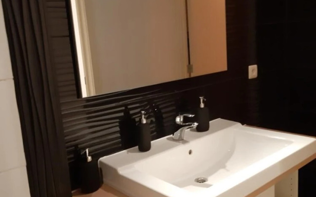 Diamond Bourse Apartments