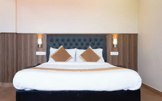 Hotel Mainak