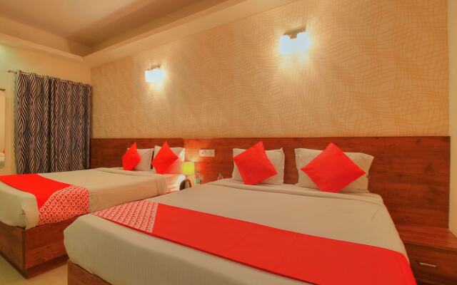 OYO 14163 Comforts Inn