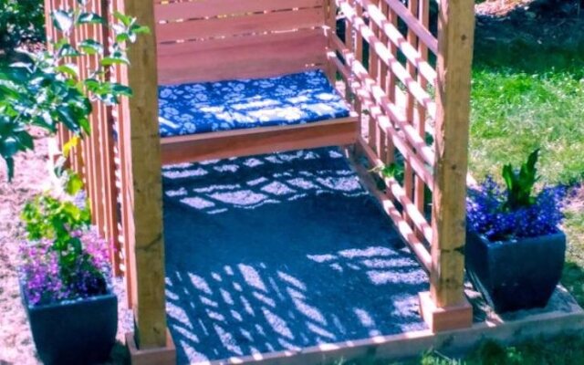 Arbour Cottage B & B