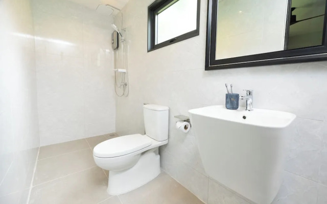 Villa Waree minutes to City and Beach