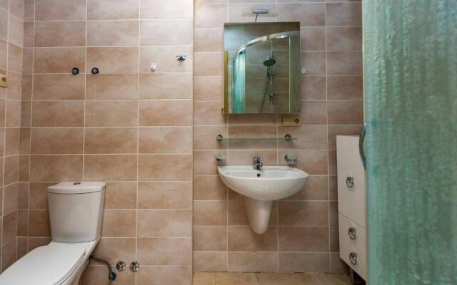 Bright And Cozy 2Br Apt. W Balcony In Gudauri