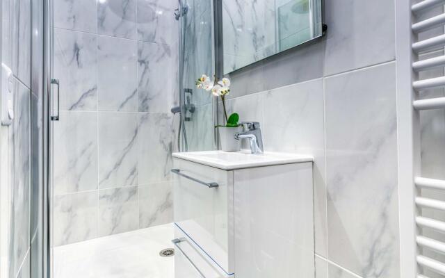 B 2063  - Musée d'Orsay - Spacieux appartement