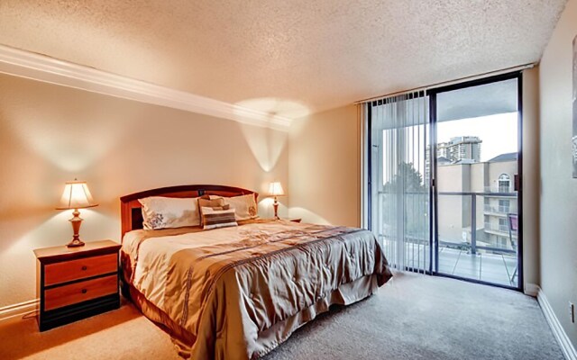 888 Convention Center 3 BEDROOM 2 BATH Condos