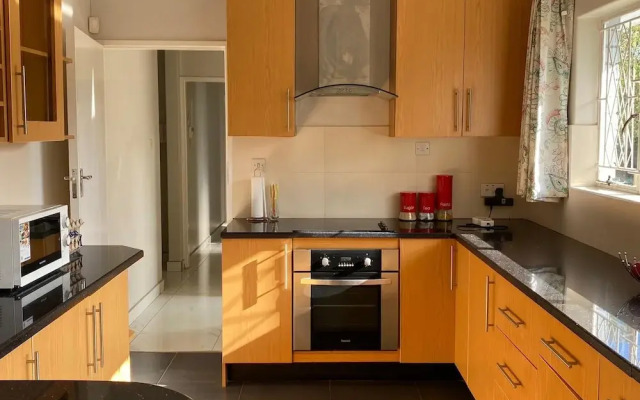 Exquisite 3 bed With Pool and Solar - 2238