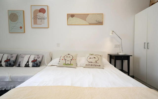 Jingyi Apartment