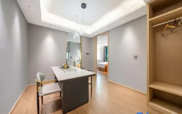 Yiwu Qimeng Light Luxury Hotel