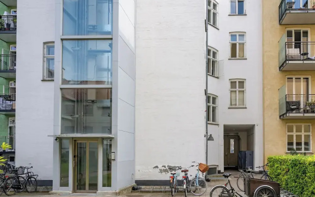 Sanders Shield - 3 Bedroom Apartment With Balcony